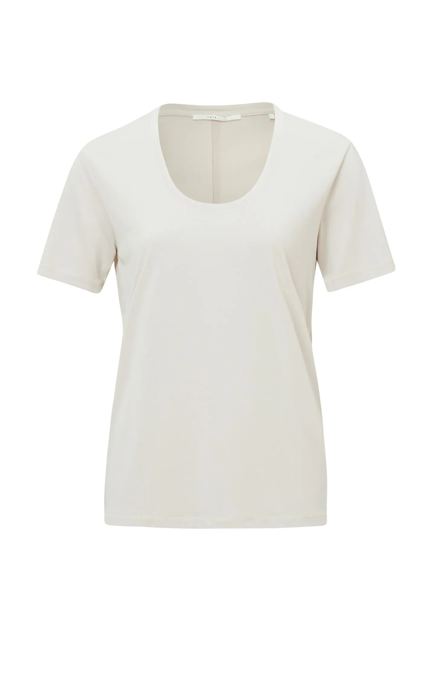 Basic T-shirt with round neck and short sleeves in slim fit