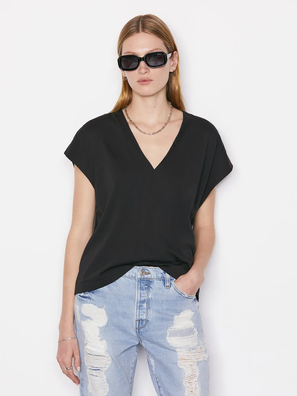 Frame Le Mid Rise V Neck Tee