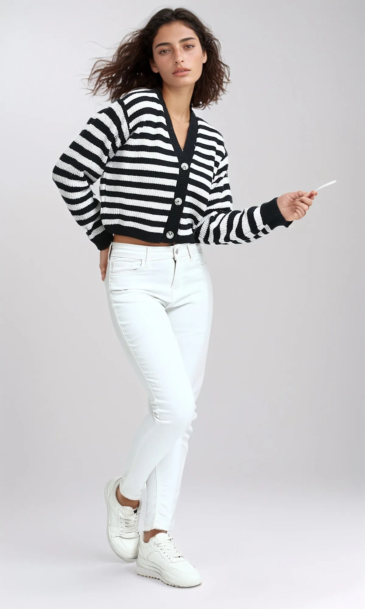 O200308 - Feminine Striped Knitted Cardigan - Black & White