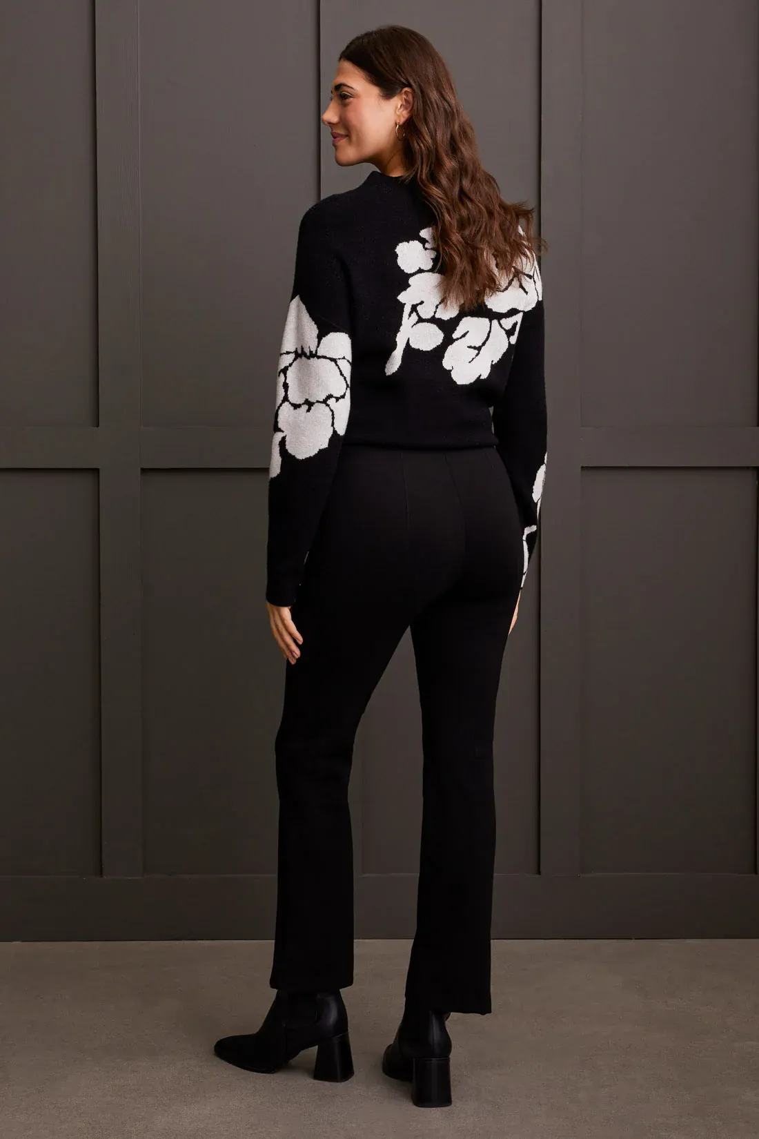 Pull on Ankle Pants [Black-1545O]