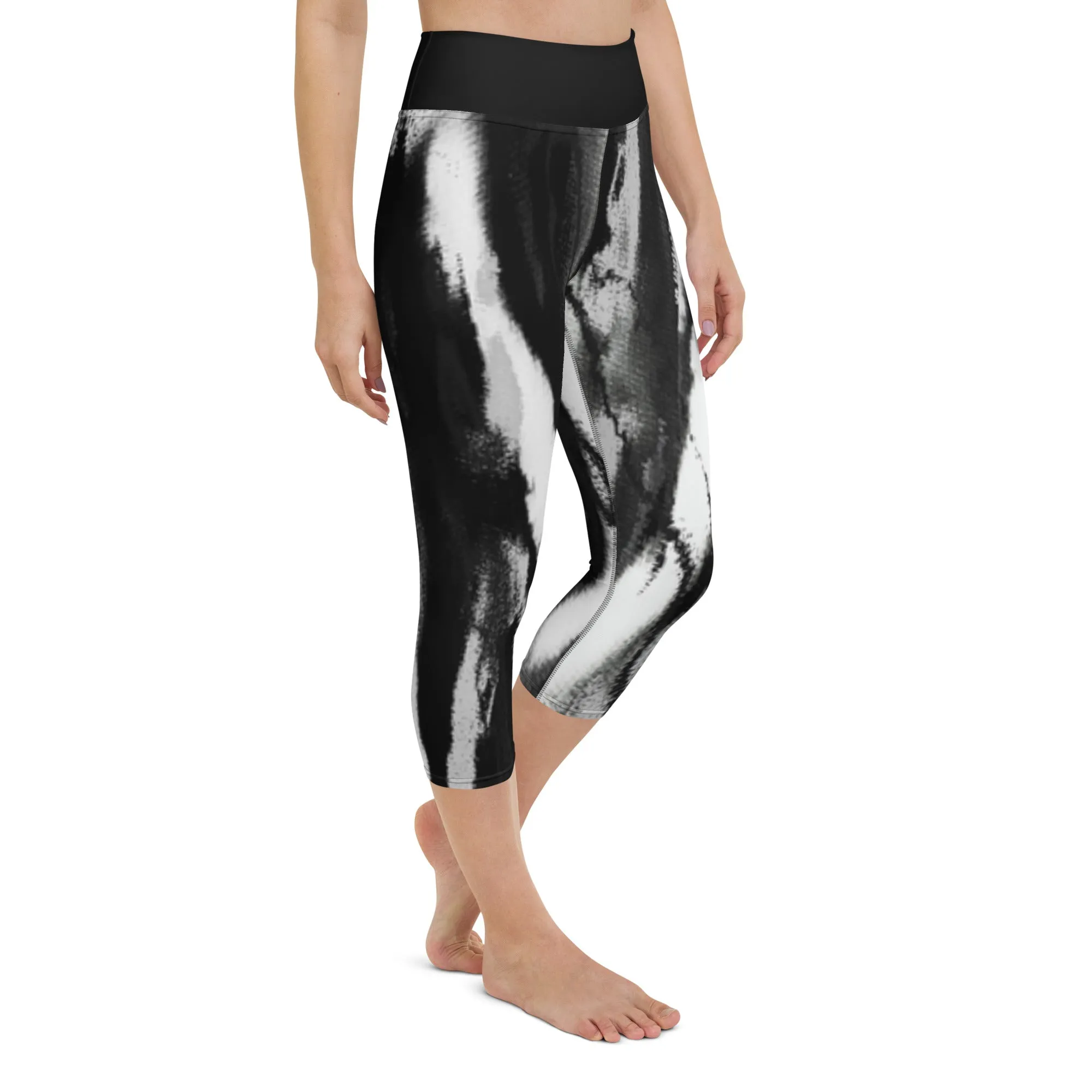 Smoke Yoga Capri Leggings